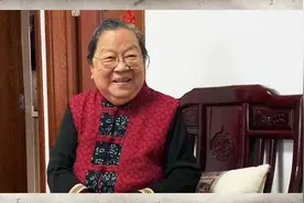 足力健采访《让我们荡起双桨》中的小女孩图片
