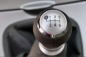 不想变速箱提前报废，手动挡车5大禁忌和技巧，安全又实用图片