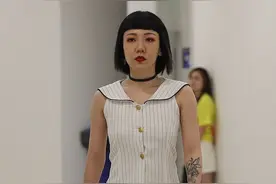 吴莫愁是唯一一位不化妆比化妆好看的明星，她是靠扮丑火的吧？图片