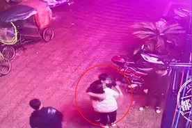 事发上饶！酒吧门口美女投怀送抱，却是另有所图图片