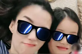 霍汶希罕晒女儿，未婚生女独自抚养10年，母女俩长相如复制粘贴图片