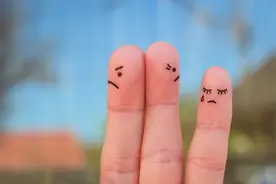 闺蜜对我说:"我希望你过得好，但我不希望你过得比我好"图片