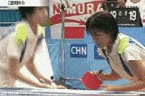 乒乓球比赛太紧张，一个高抛发球，气氛就变了图片