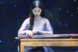 芊蔚：将琴代语兮，聊写衷肠图片