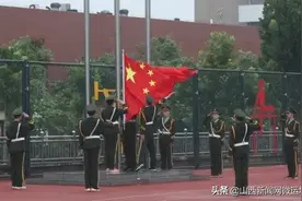 锤炼意志，激扬青春——河津市第二中学举行2020级高一新生军训汇报表演暨表彰大会图片