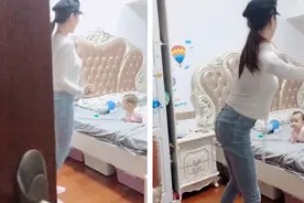 高颜值小姨帮带娃，外甥一小时不哭不闹，网友：宝宝咱俩换一下图片