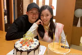 相爱9年！中国25岁奥运冠军给漂亮女友庆生，狂秀恩爱+准备创业图片