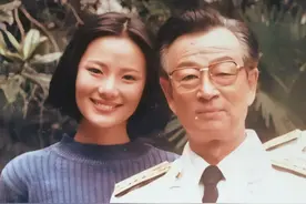 和王菲的初恋相爱28年，51岁的咏梅才是人间清醒图片
