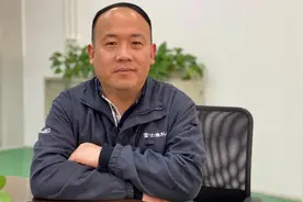 郭富强：弃医打工，15载富士康奋斗生涯，他靠就业脱贫图片