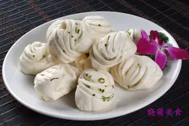 生煎花卷、双色馒头、全麦馒头、南瓜馒头、葱香花卷的家常做法图片