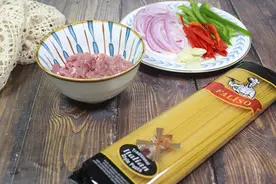 一人食之黑胡椒牛柳炒意面图片