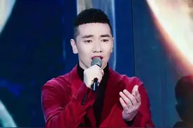 王琪央视春晚独唱《可可托海的牧羊人》，成功逆袭闪耀华人圈图片