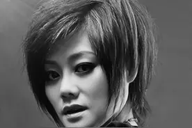 前夫爱上千百惠，二婚嫁给假富豪，48岁的何静为什么这么命苦？图片