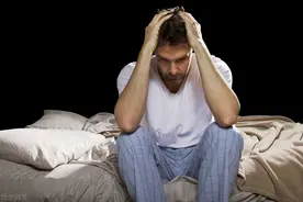 经常凌晨3、4点醒来，之后再也睡不着？可能与4种疾病有关，注意图片