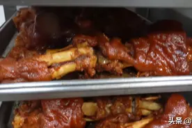 广东95后小帅哥做猪脚饭，110元一份日卖400份，干1年就买车买房图片