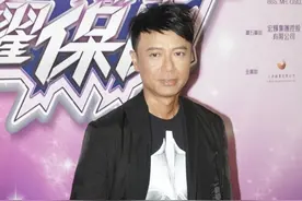 李克勤自曝没工作，为养儿发愁被指在卖惨，与妻相恋29年惹人慕图片