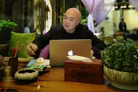 特种兵作家水边梳子：在黑与白之间探索着人性的明与暗图片