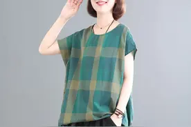 有一种妈妈装：叫"休闲松垮装"，洋气嫩美又减龄，6070穿刚刚好图片