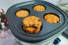 莲藕肉饼，不用油炸，简单几步就可上桌，外酥里嫩，又光盘图片
