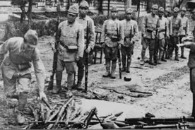 日军投降前偷埋弹药库，60年后日本老兵良心发现，拯救数万村民图片
