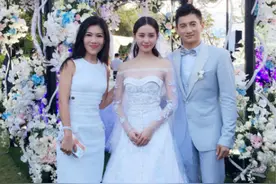 比吴奇隆大2岁的丈母娘长啥样？看到照片后，网友：这咋叫“妈”图片