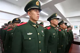 「新兵下队」武警新兵奔赴基层一线战斗岗位履职图片