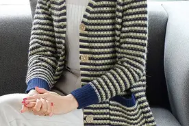 70后妈妈秋天不穿裙子啦，穿这几款大码妈妈外套，秋后不怕冷了图片