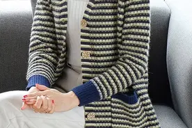 70后妈妈秋天不穿裙子啦，穿这几款大码妈妈外套，秋后不怕冷了图片