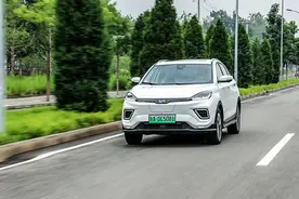 520km高续航 纯电SUV舒适之选 试驾2020款威马EX5-Z图片