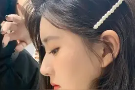 难道又手滑？赵露思转发王思聪八卦惹争议，黑红路线不是这么走的图片
