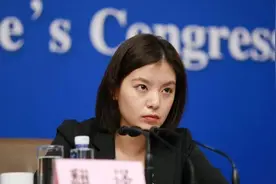 “最美翻译”张京家庭背景曝光，原来所有的成功都有迹可循图片