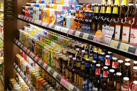 在售啤酒达200余种！哈尔滨啤酒市场“争芳斗艳”图片