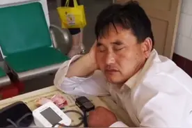 大衣哥不堪骚扰，被曝生病住院，网友为其抱不平图片