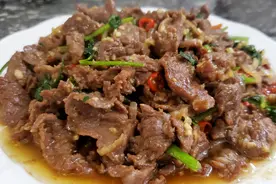 原来腌牛肉不能加食盐和料酒，之前一直做错，难怪牛肉不嫩不香图片