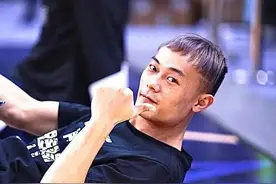 广东治军严厉！杜锋驱赶汤杰，疑似场边抽烟玩游戏，加盟恐无望图片
