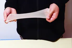 丝袜容易抽丝破掉，只需简单处理一下，防止丝袜抽丝，太实用了视频封面