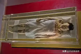 马王堆女尸出土30年后大体检，放在X光下检测，专家连呼这不可能图片