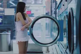 开扒JENNIE《solo》mv的衣服价格图片