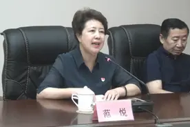 10名残疾贫困学生得到爱心资助图片