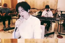 摩登兄弟刘宇宁，就算个人出活动再多，自我介绍也会先报乐队名字图片