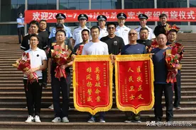 呼和浩特市警方破获一起16年前抢劫杀人案：二人抢劫杀害出租车司机图片