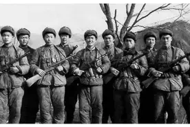 1951年11月，一志愿军开车走错了路，意外抓获25个荷枪实弹的俘虏图片