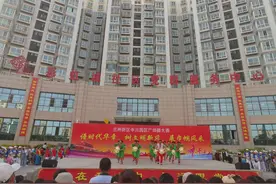 广场舞跳起来!图片