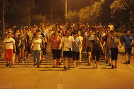 城市暴走团，到底在暴走什么？图片