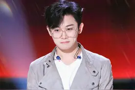 《中国好声音》九强赛，李宇春战队只剩潘虹，谢霆锋、李健成赢家图片