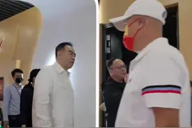 陈凯歌携妻子现身被拍，52岁陈红腰身瘦一圈，走路时多次往上提裙图片