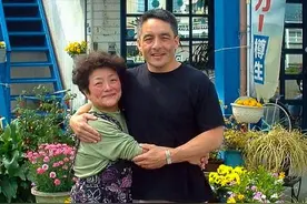 他46年后找到生母，才知道她用他的名字开了餐馆，一直等他去找她图片