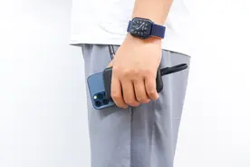 自带苹果线支持iPhone 13 20W快充，JOYROOM自带线充电宝评测图片