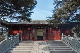青岛市区唯一的佛寺，位于老城区黄金地段，只有75年历史图片