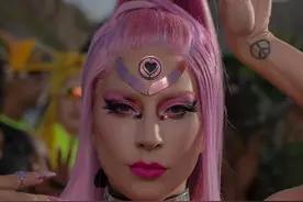 Lady Gaga 3年后再出新歌《Stupid Love》再现狂野造型图片